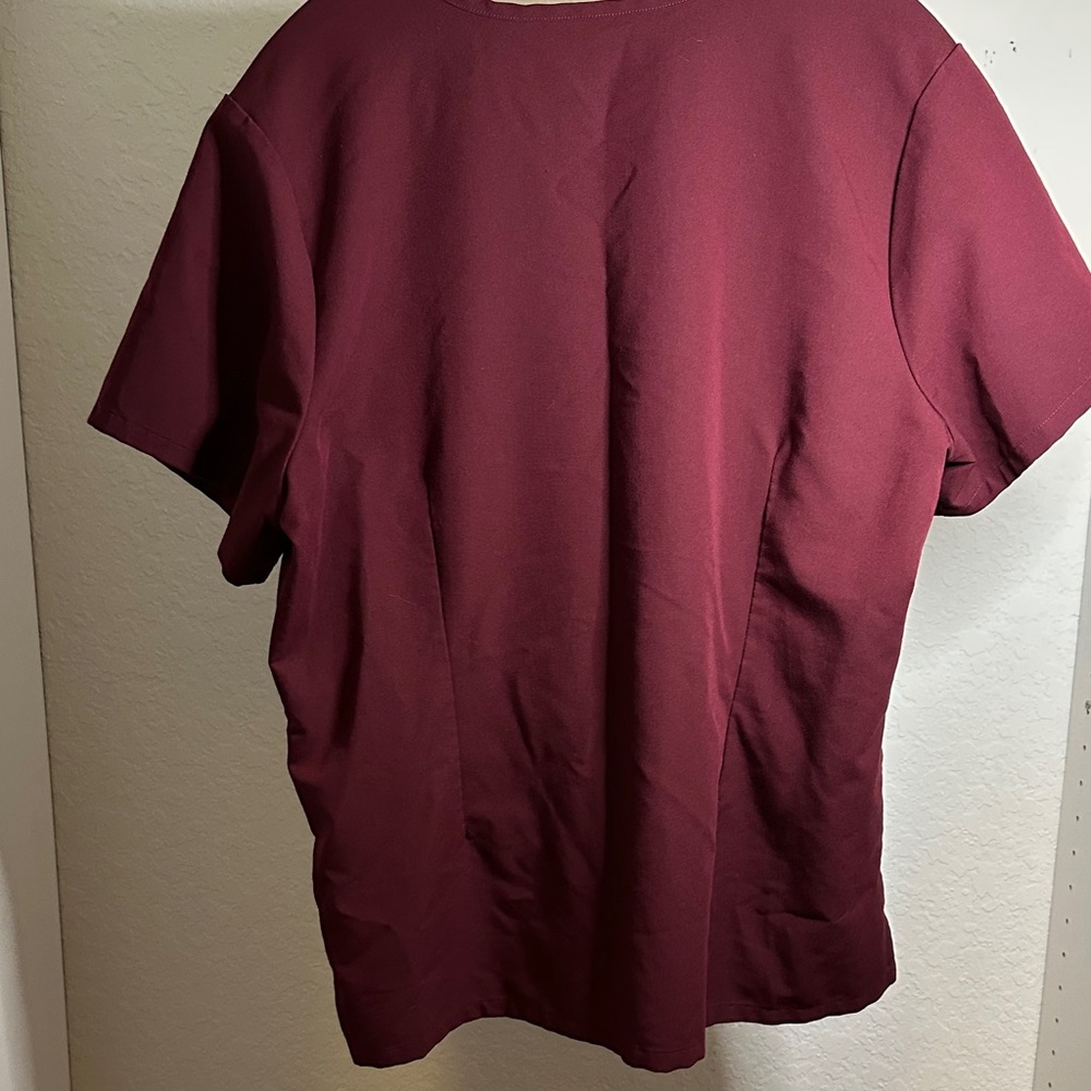 Figs Scrubs Short Sleeve Burgundy Tee XL - Picture 4 of 4